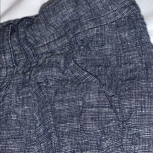 Black and white shorts - Picture 2 of 6